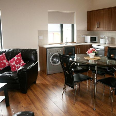 Arch House Apartments آثلون المظهر الخارجي الصورة