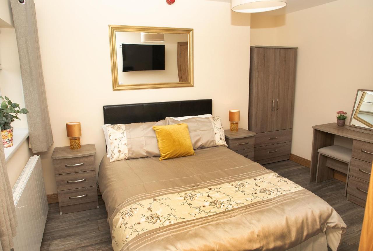 Arch House Apartments آثلون المظهر الخارجي الصورة