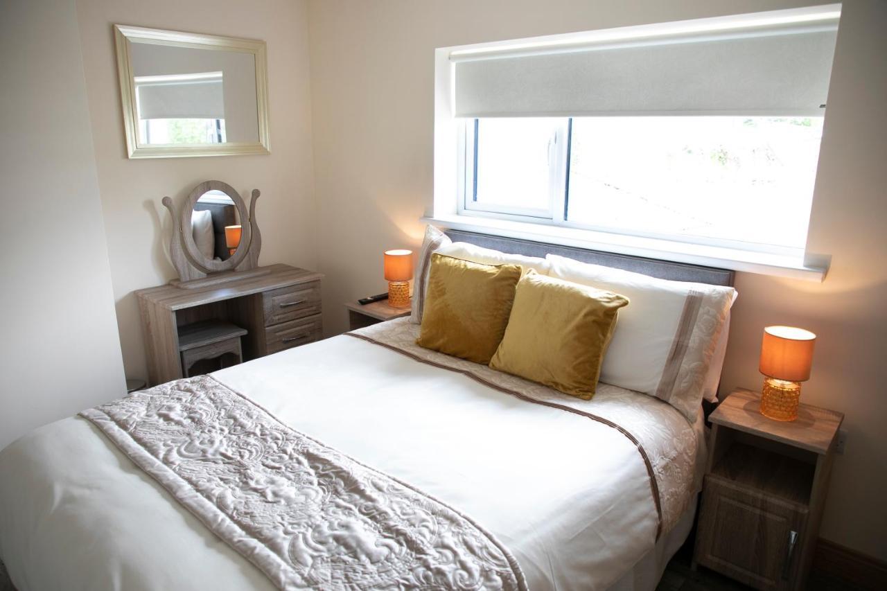 Arch House Apartments آثلون المظهر الخارجي الصورة