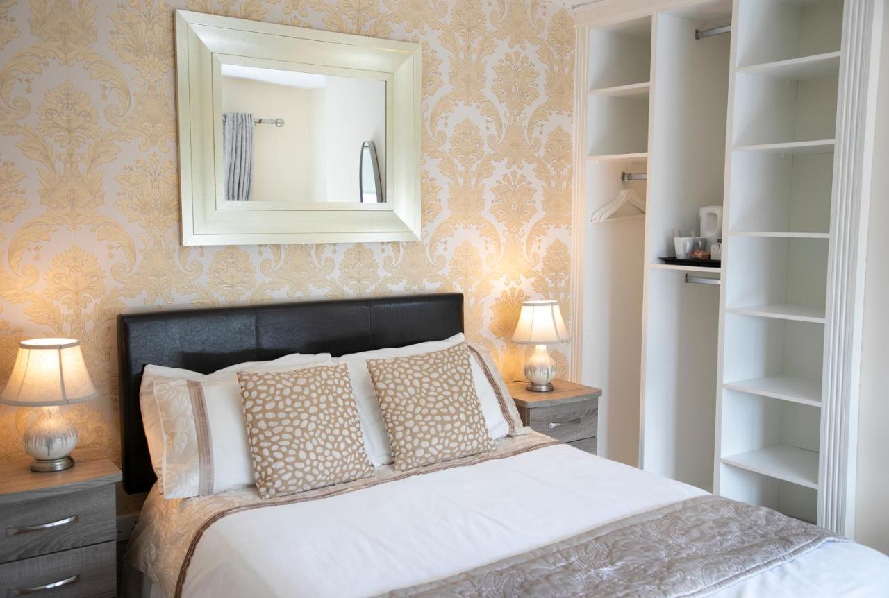 Arch House Apartments آثلون المظهر الخارجي الصورة